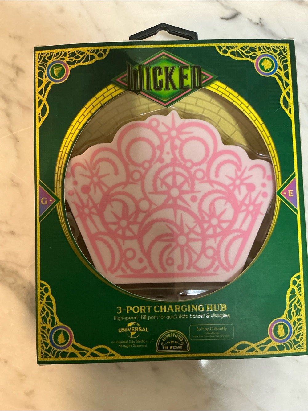 🤎 New In Box Wicked Pink Crown 3 Port Charging Hub